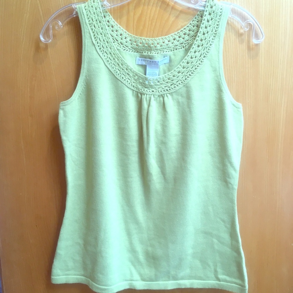 NWT Geoffrey Beene knit tank with crochet trim S